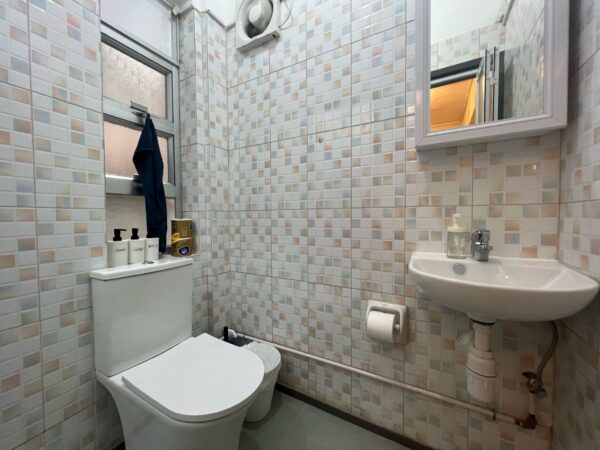 Kam Wa Apartment 7B - Image 6