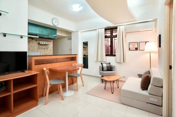 Staunton Apartment 2A - Image 3