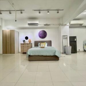Kam Wa Apartment 7A