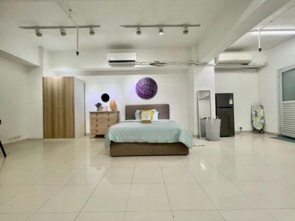 Kam Wa Apartment 7A